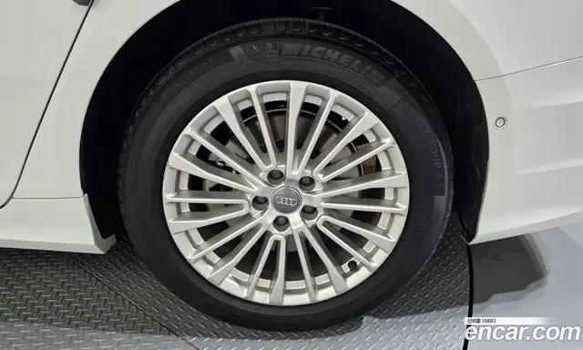 Audi A6 2021 2.0 автомат (гидро), миниатюра 7