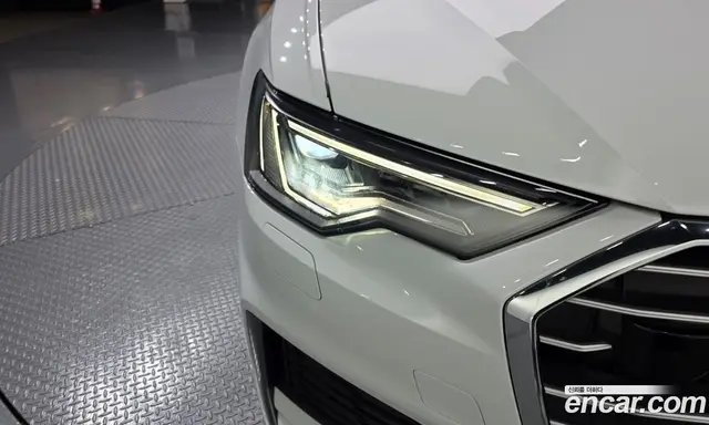 Audi A6 2021 2.0 автомат (гидро), миниатюра 8