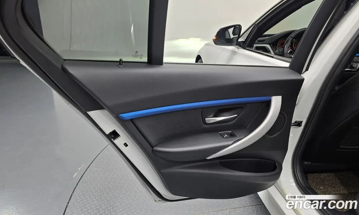 BMW 3 серия 2018 2.0 автомат (гидро), фото 14