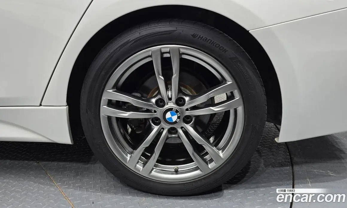 BMW 3 серия 2018 2.0 автомат (гидро), фото 6
