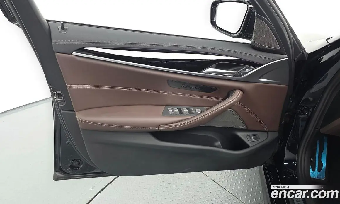 BMW 5 серия 2023 2.0 автомат (гидро), фото 14