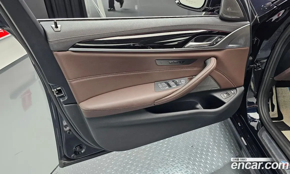 BMW 5 серия 2023 2.0 автомат (гидро), фото 13