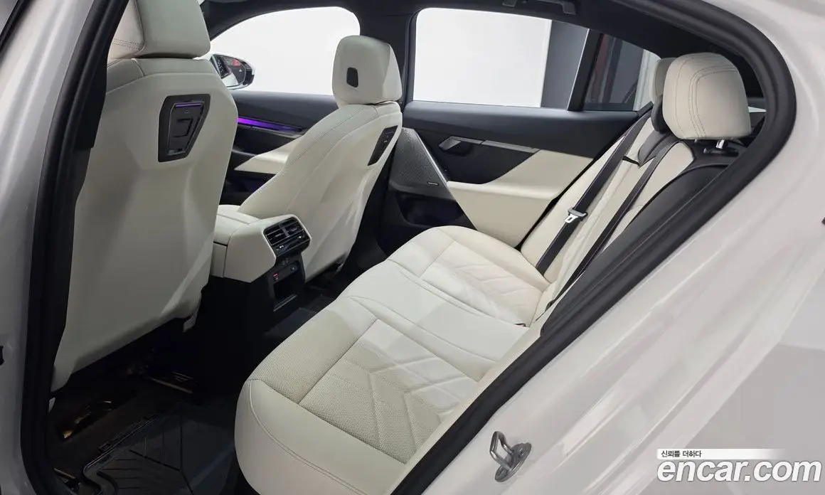 BMW 5 серия 2024 2.0 автомат (гидро), фото 17 BMW 5 серия 2024 2.0 автомат (гидро), фото 17