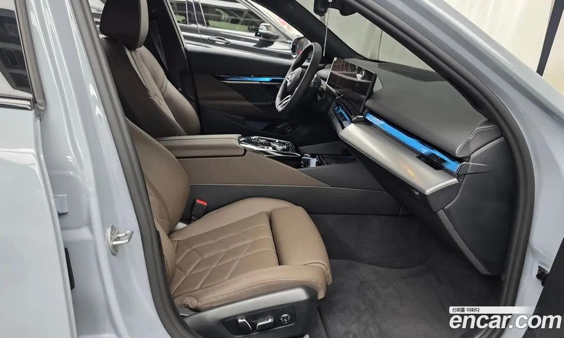 BMW 5 серия 2025 2.0 автомат (гидро), фото 15 BMW 5 серия 2025 2.0 автомат (гидро), фото 15