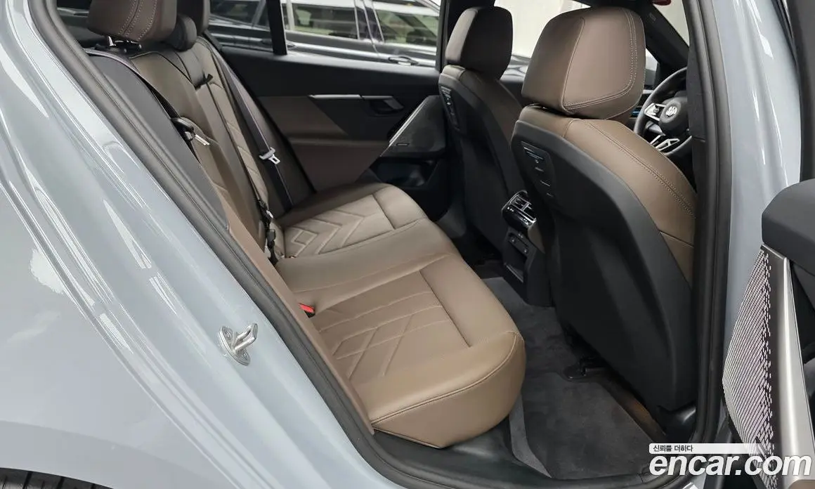 BMW 5 серия 2025 2.0 автомат (гидро), фото 16 BMW 5 серия 2025 2.0 автомат (гидро), фото 16