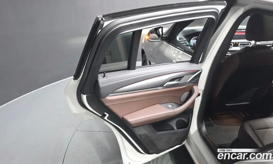 BMW X4 2025 2.0 автомат (гидро), фото 15