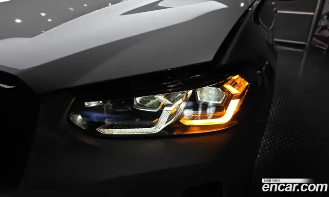 BMW X4 2025 2.0 автомат (гидро), миниатюра 8