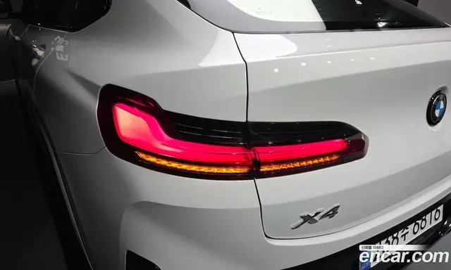 BMW X4 2025 2.0 автомат (гидро), миниатюра 9