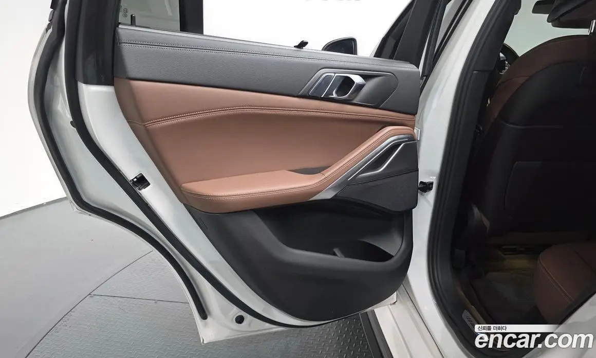 BMW X6 2022 3.0 автомат (гидро), фото 14