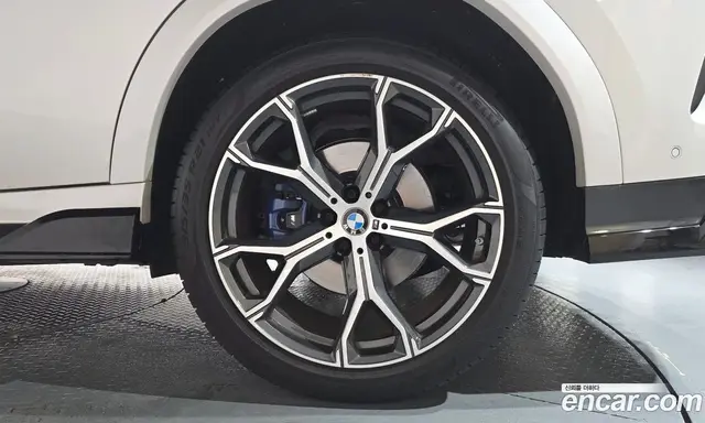 BMW X6 2022 3.0 автомат (гидро), миниатюра 6