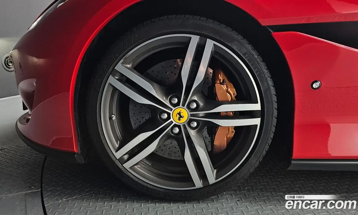 Ferrari Portofino 2019 3.9 автомат (гидро), фото 5 Ferrari Portofino 2019 3.9 автомат (гидро), фото 5