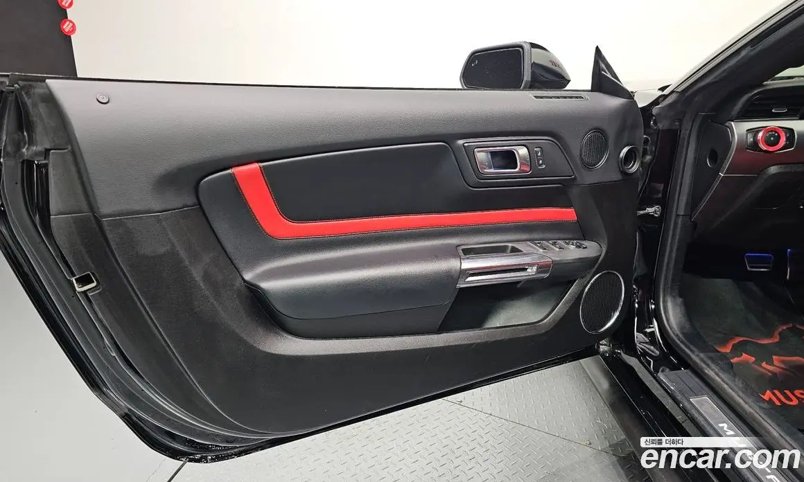 Ford Mustang 2021 2.3 автомат (гидро), фото 14