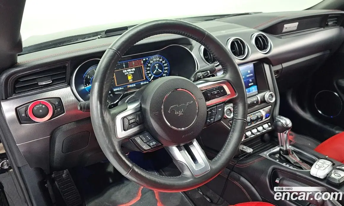 Ford Mustang 2021 2.3 автомат (гидро), фото 18