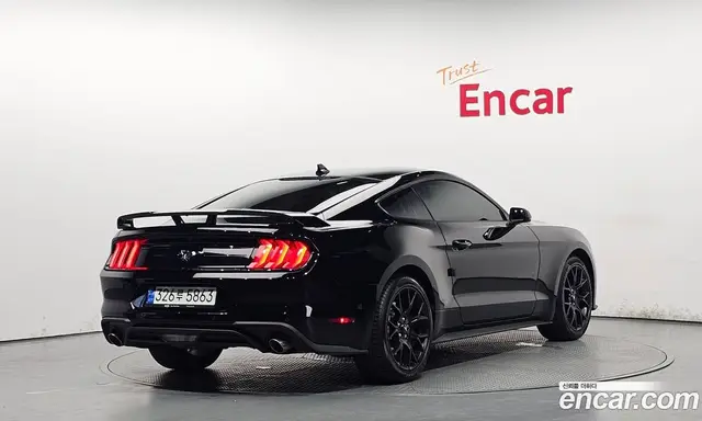 Ford Mustang 2023 2.3 автомат (гидро), миниатюра 2