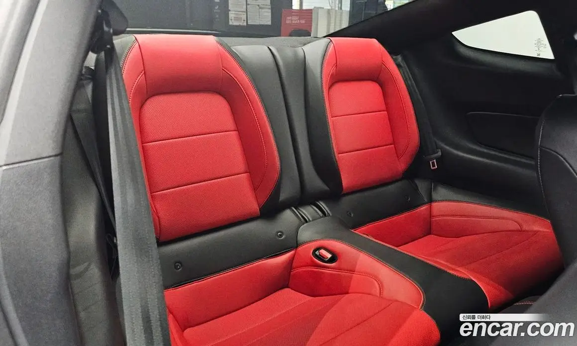 Ford Mustang 2023 2.3 автомат (гидро), фото 16