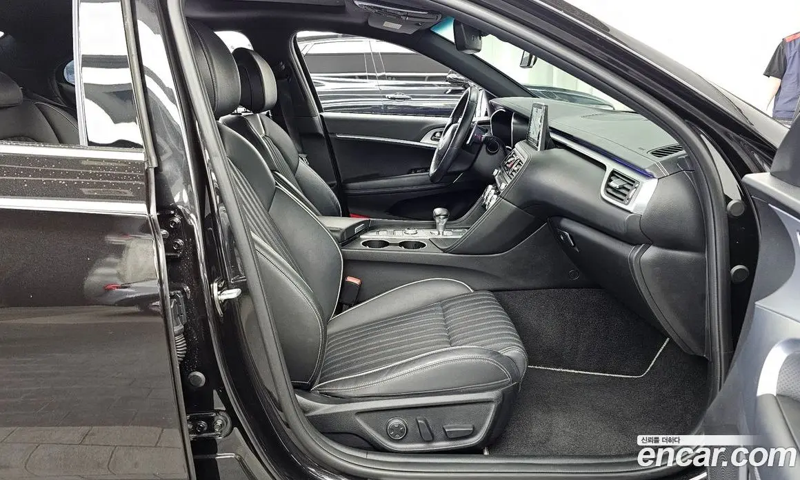 Genesis G70 2017 3.3 автомат (гидро), фото 17 Genesis G70 2017 3.3 автомат (гидро), фото 17