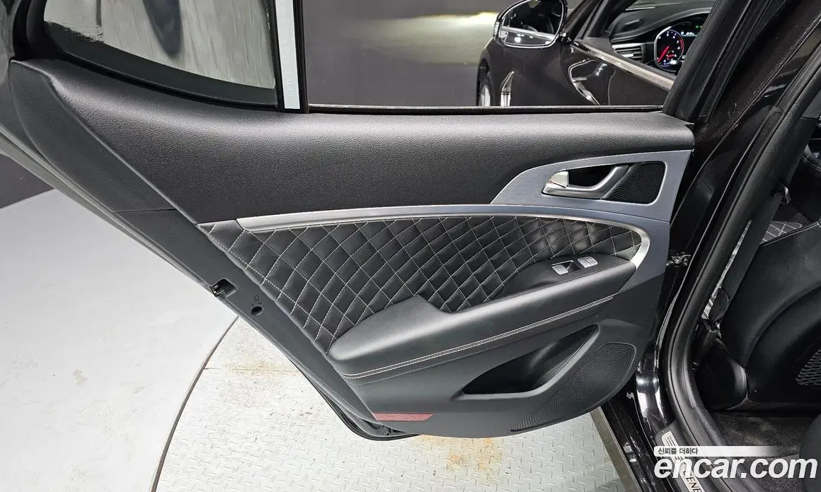 Genesis G70 2018 2.0 автомат (гидро), фото 15 Genesis G70 2018 2.0 автомат (гидро), фото 15