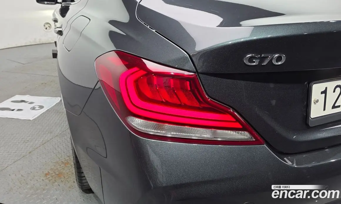 Genesis G70 2019 2.0 автомат (гидро), фото 9 Genesis G70 2019 2.0 автомат (гидро), фото 9