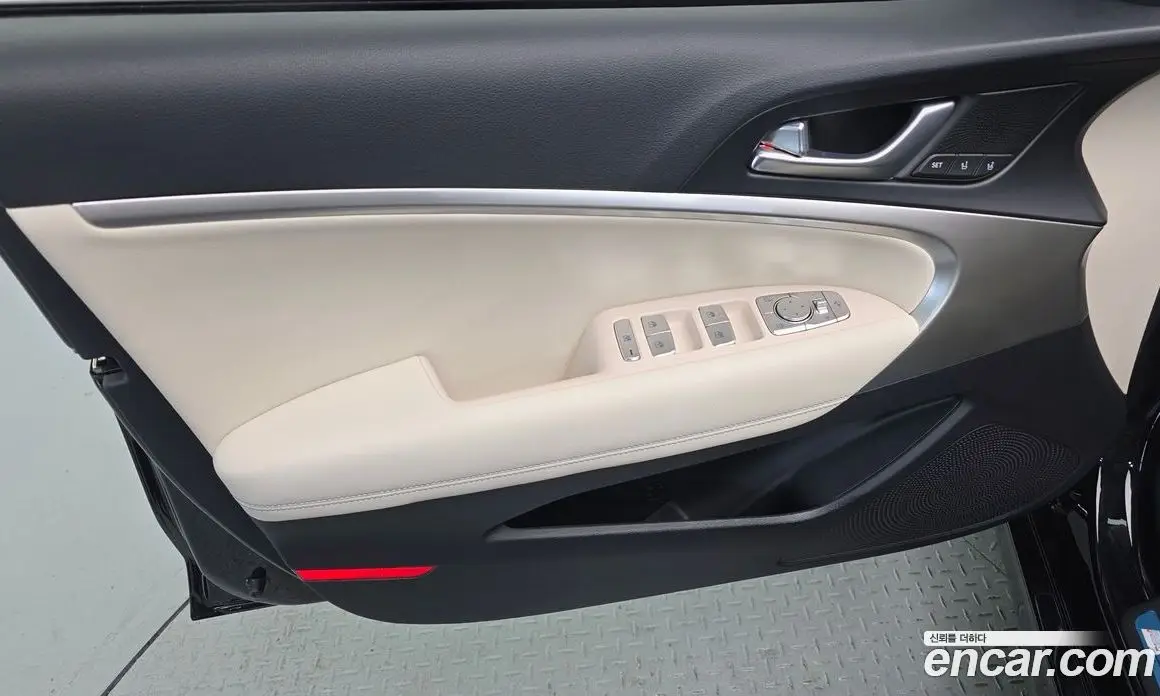 Genesis G70 2024 2.5 автомат (гидро), фото 15 Genesis G70 2024 2.5 автомат (гидро), фото 15