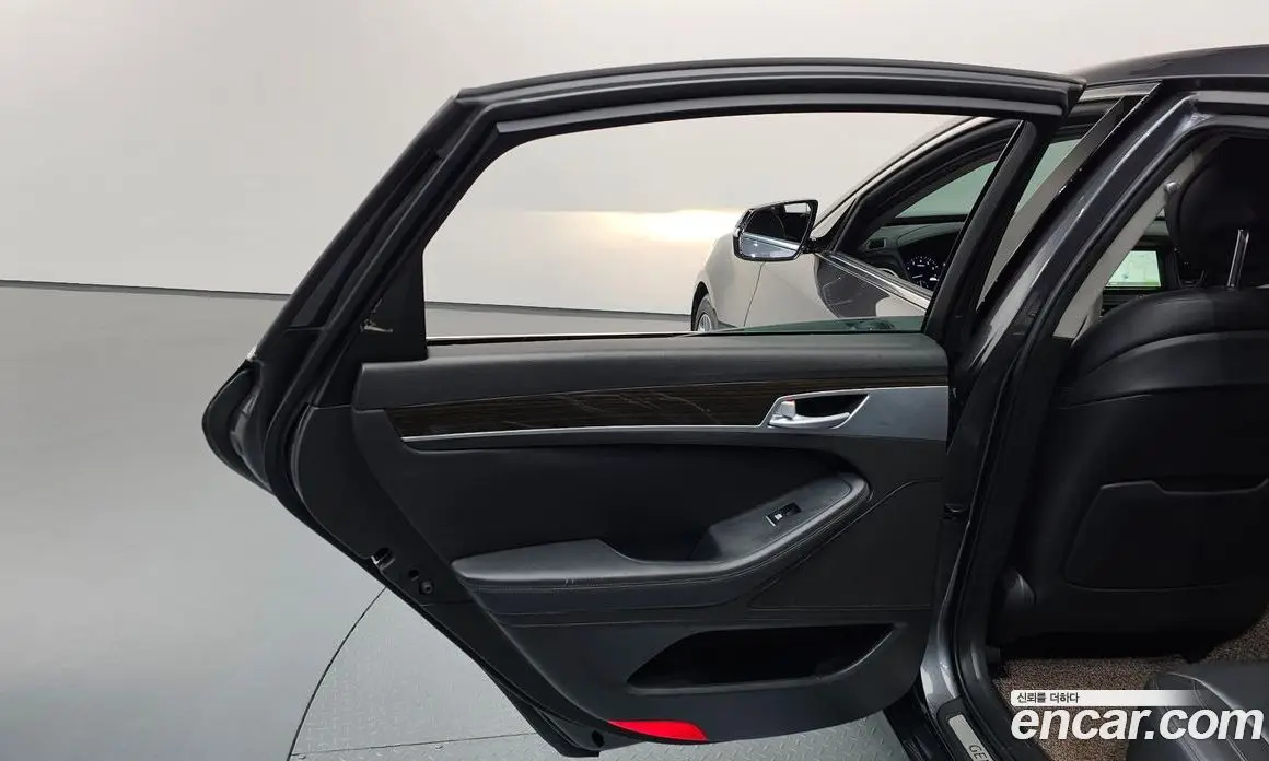Genesis G80 2017 3.3 автомат (гидро), фото 15
