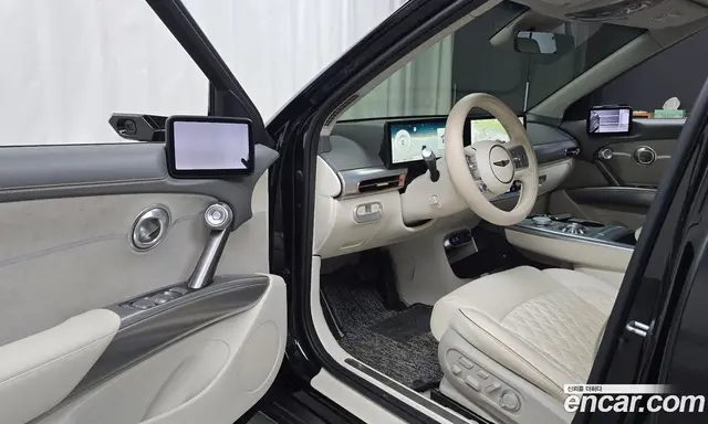 Genesis GV60 2023 0.1 автомат (гидро), миниатюра 12