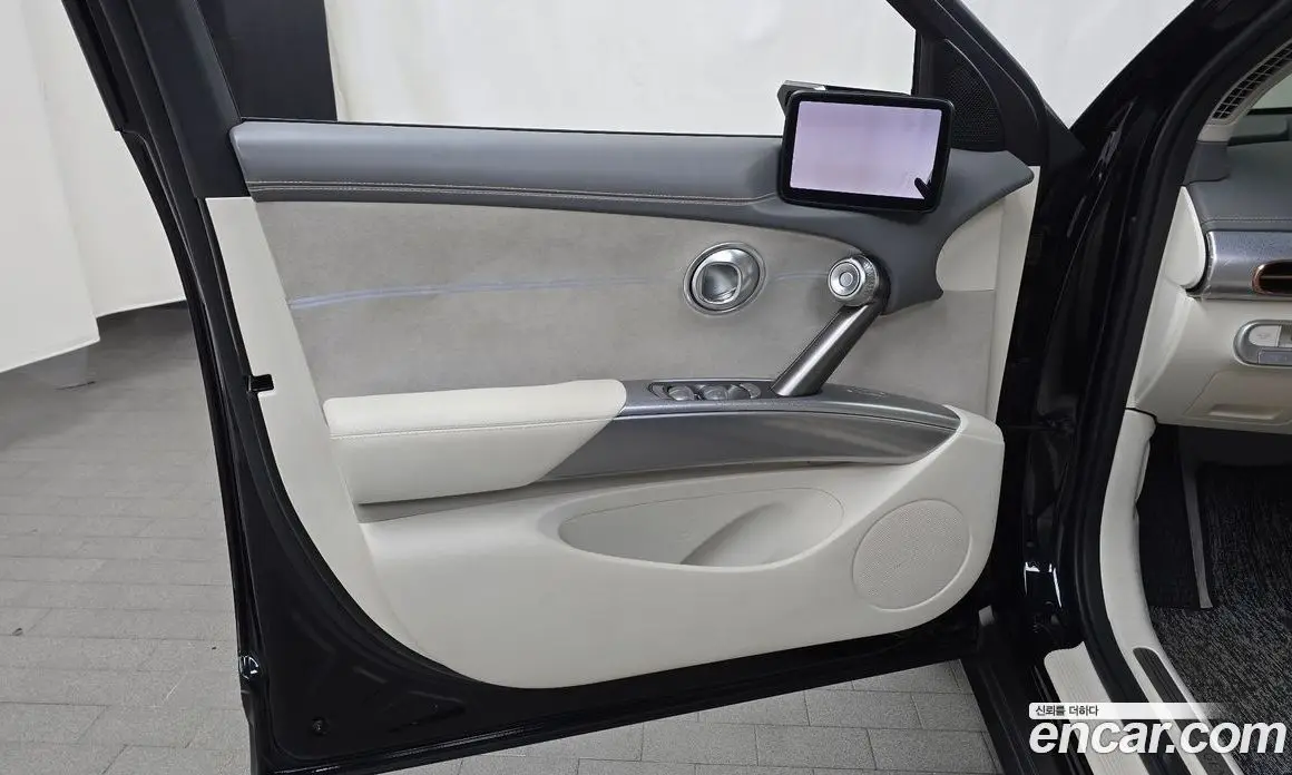 Genesis GV60 2023 0.1 автомат (гидро), фото 13