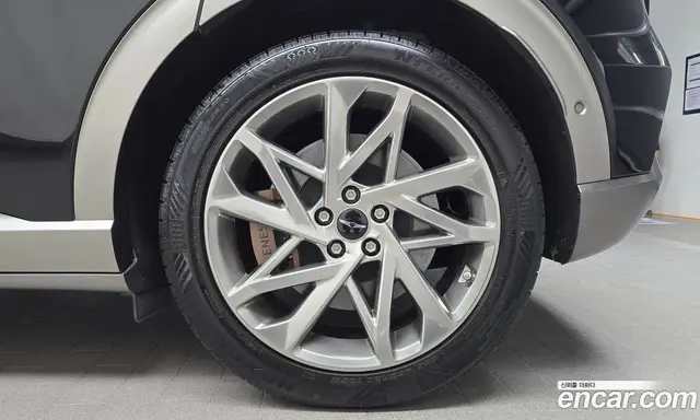 Genesis GV60 2023 0.1 автомат (гидро), миниатюра 6