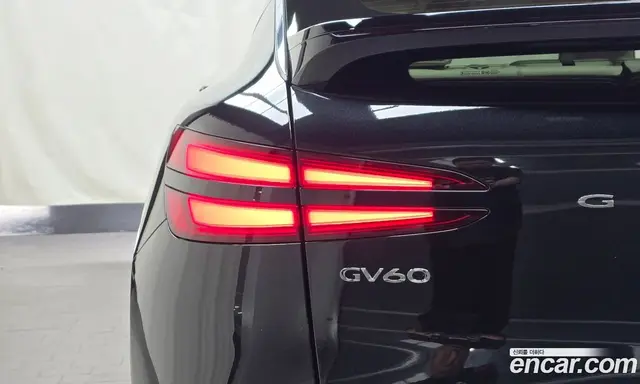 Genesis GV60 2023 0.1 автомат (гидро), миниатюра 8
