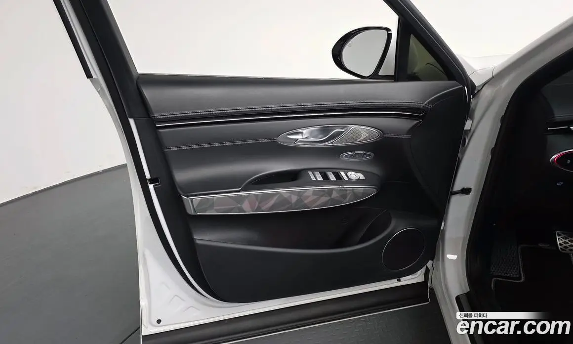 Genesis GV70 2021 2.5 автомат (гидро), фото 13 Genesis GV70 2021 2.5 автомат (гидро), фото 13