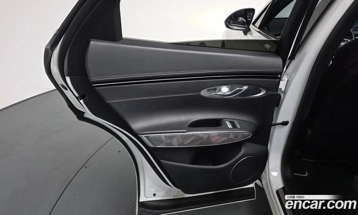 Genesis GV70 2021 2.5 автомат (гидро), фото 14 Genesis GV70 2021 2.5 автомат (гидро), фото 14
