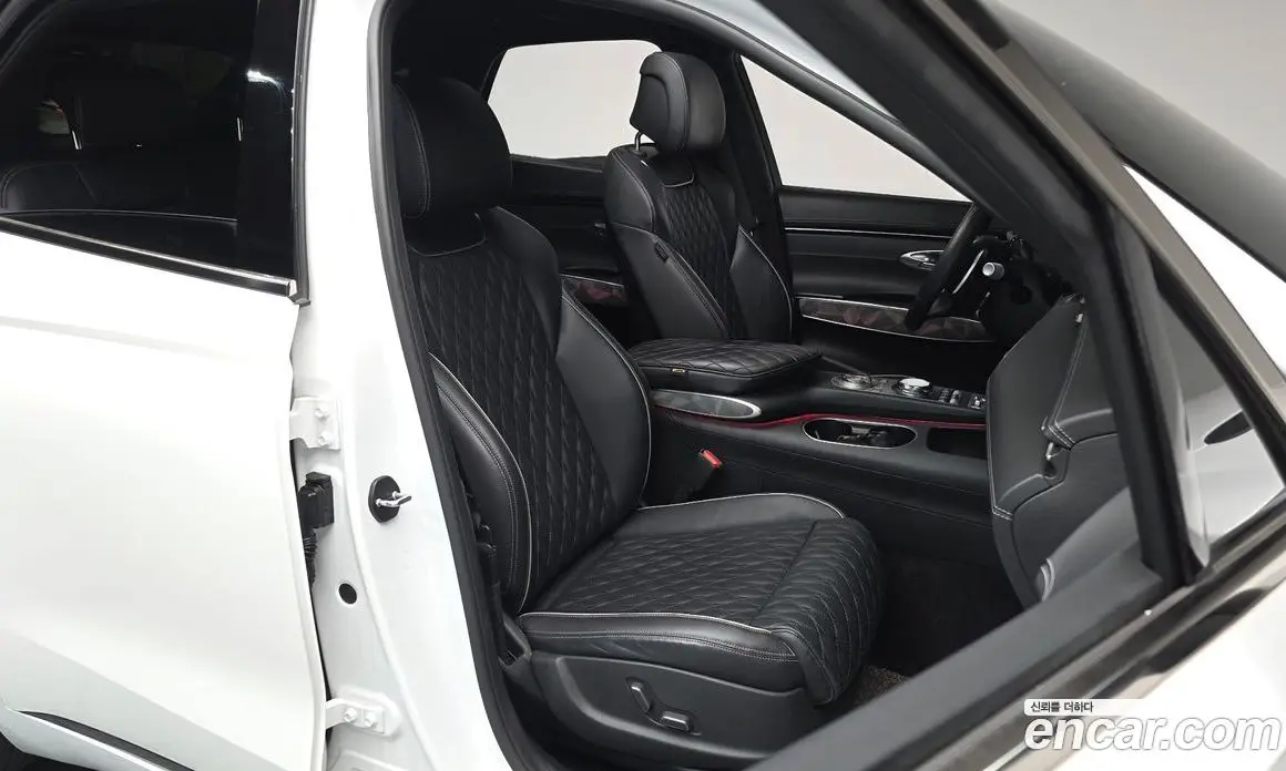 Genesis GV70 2021 2.5 автомат (гидро), фото 15 Genesis GV70 2021 2.5 автомат (гидро), фото 15