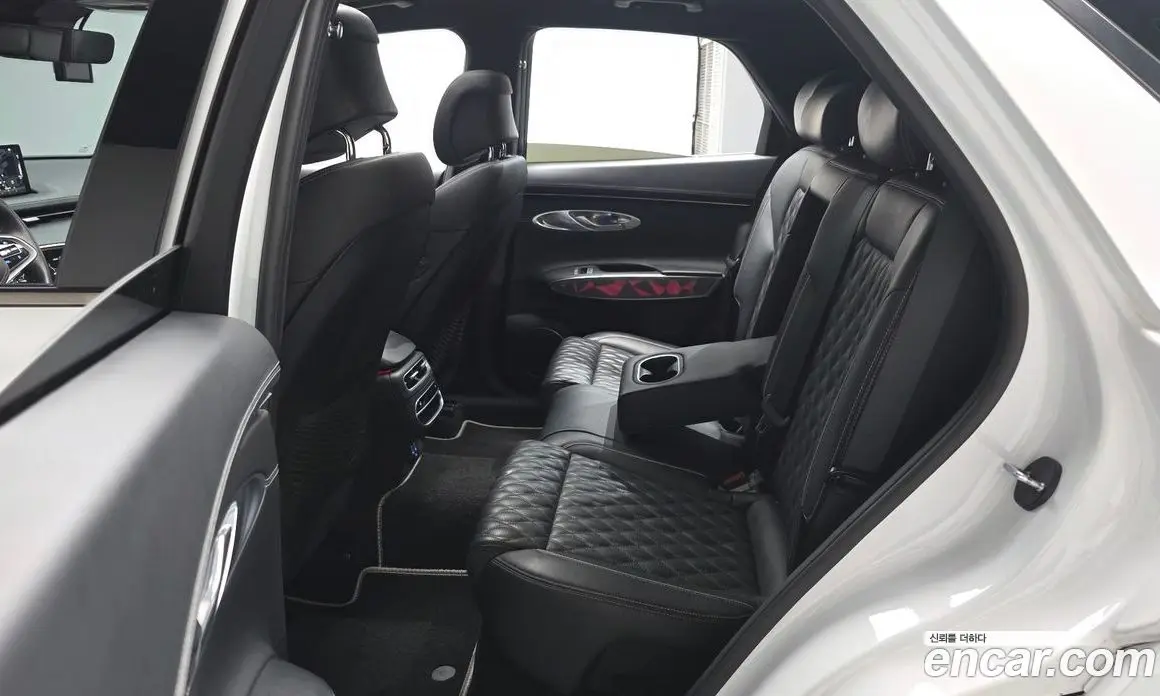 Genesis GV70 2021 2.5 автомат (гидро), фото 16 Genesis GV70 2021 2.5 автомат (гидро), фото 16
