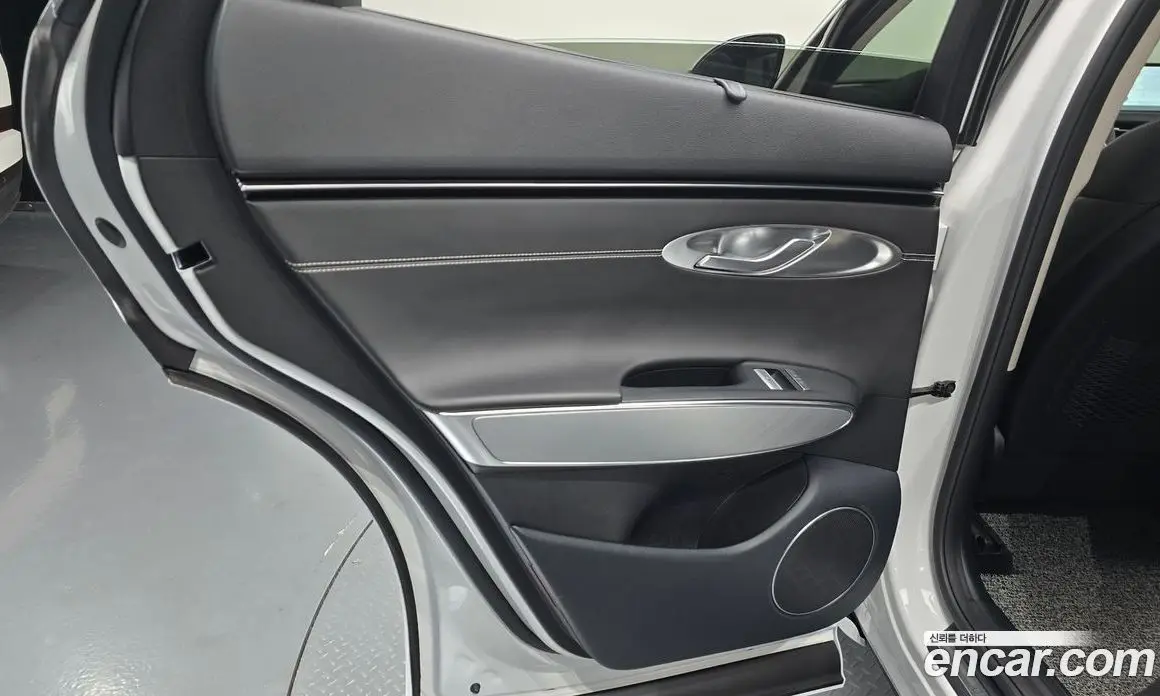 Genesis GV70 2022 0.1 автомат (гидро), фото 15 Genesis GV70 2022 0.1 автомат (гидро), фото 15