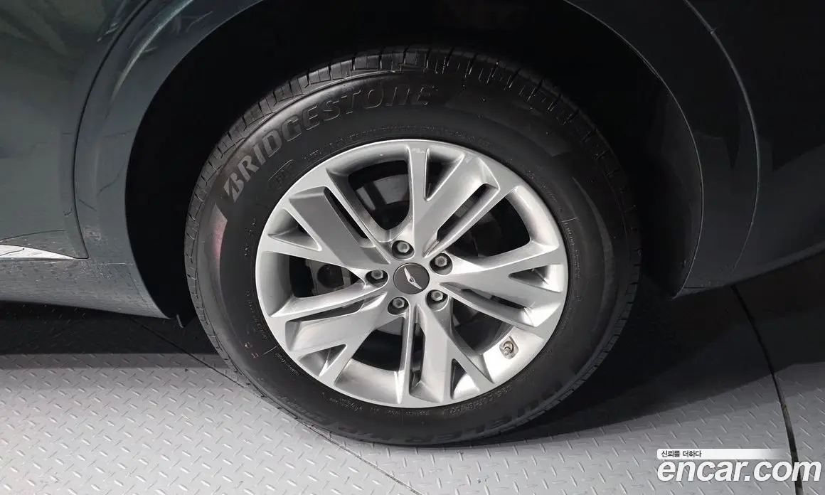 Genesis GV70 2023 2.5 автомат (гидро), фото 7 Genesis GV70 2023 2.5 автомат (гидро), фото 7