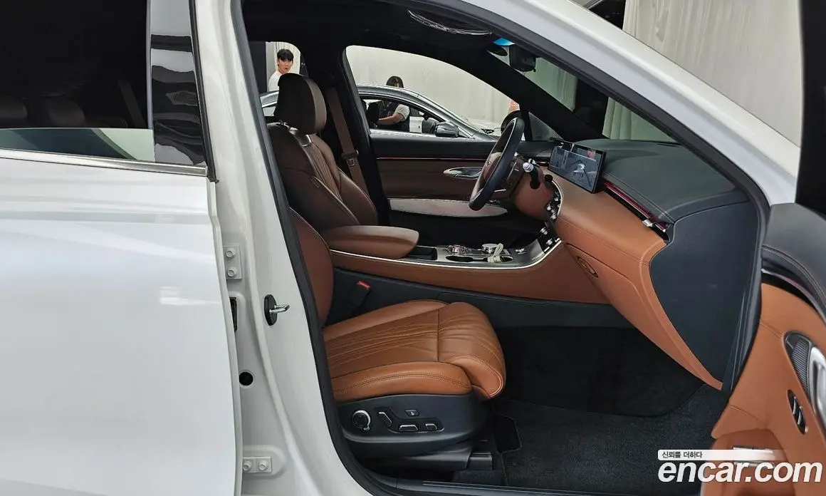 Genesis GV70 2024 2.5 автомат (гидро), фото 17