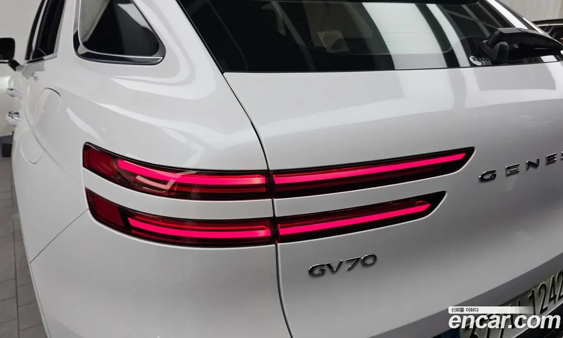 Genesis GV70 2024 2.5 автомат (гидро), фото 9