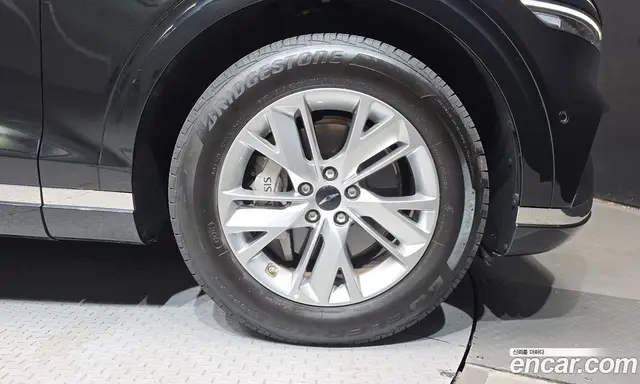 Genesis GV70 2024 2.5 автомат (гидро), миниатюра 7