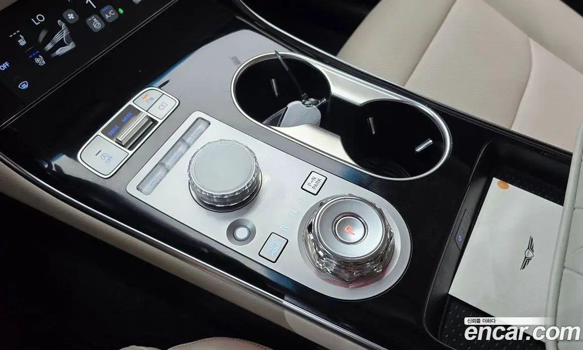 Genesis GV70 2025 2.5 автомат (гидро), фото 12