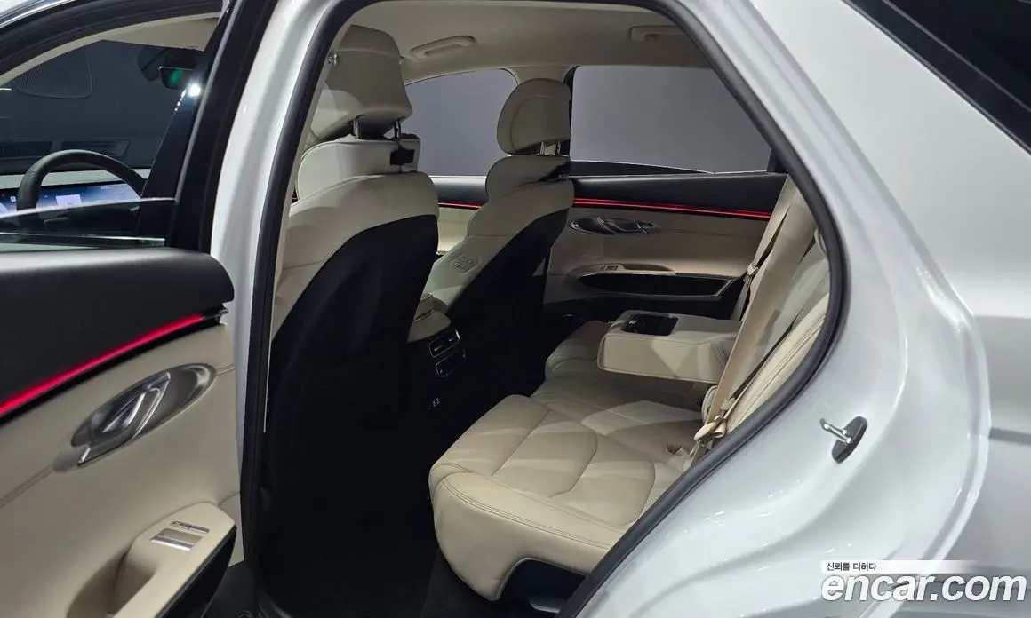 Genesis GV70 2025 2.5 автомат (гидро), фото 18