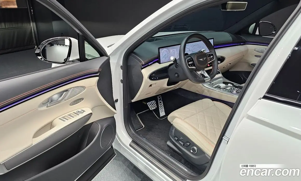 Genesis GV70 2026 2.5 автомат (гидро), фото 12