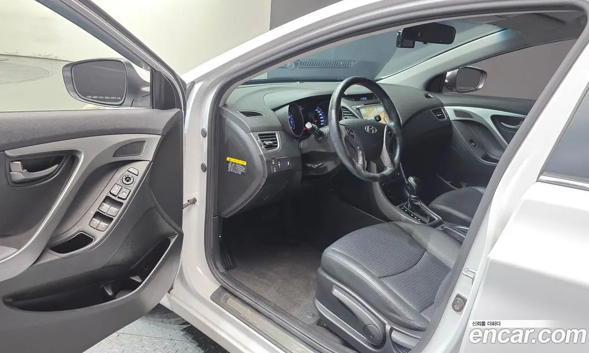 Hyundai Avante 2014 1.6 автомат (гидро), фото 13