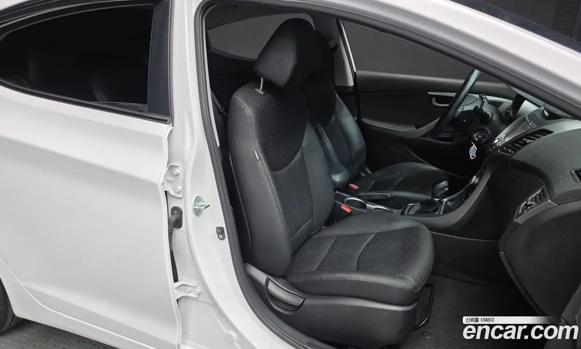 Hyundai Avante 2014 1.6 автомат (гидро), фото 16