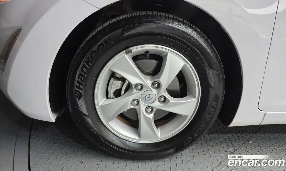 Hyundai Avante 2014 1.6 автомат (гидро), фото 5