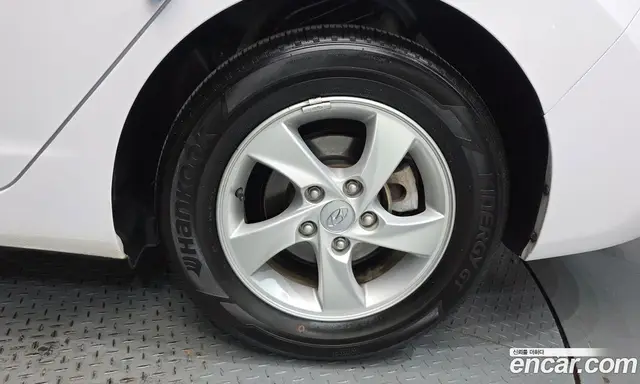 Hyundai Avante 2014 1.6 автомат (гидро), миниатюра 7