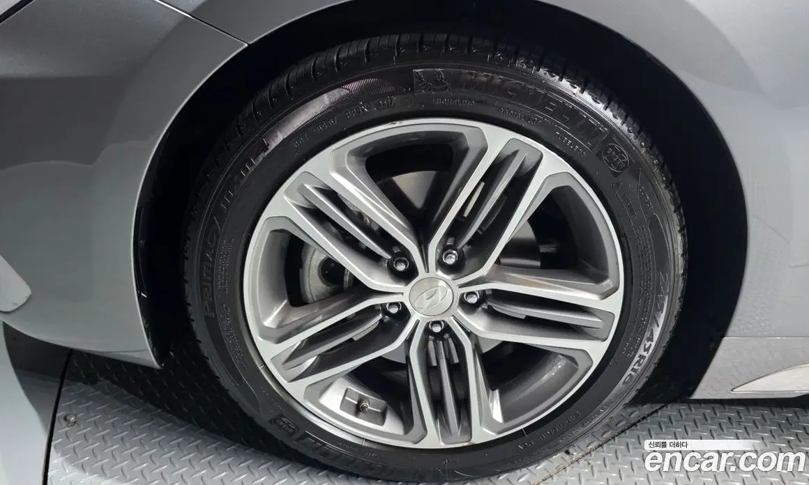 Hyundai Grandeur 2017 2.4 автомат (гидро), фото 5