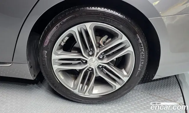 Hyundai Grandeur 2017 2.4 автомат (гидро), миниатюра 7