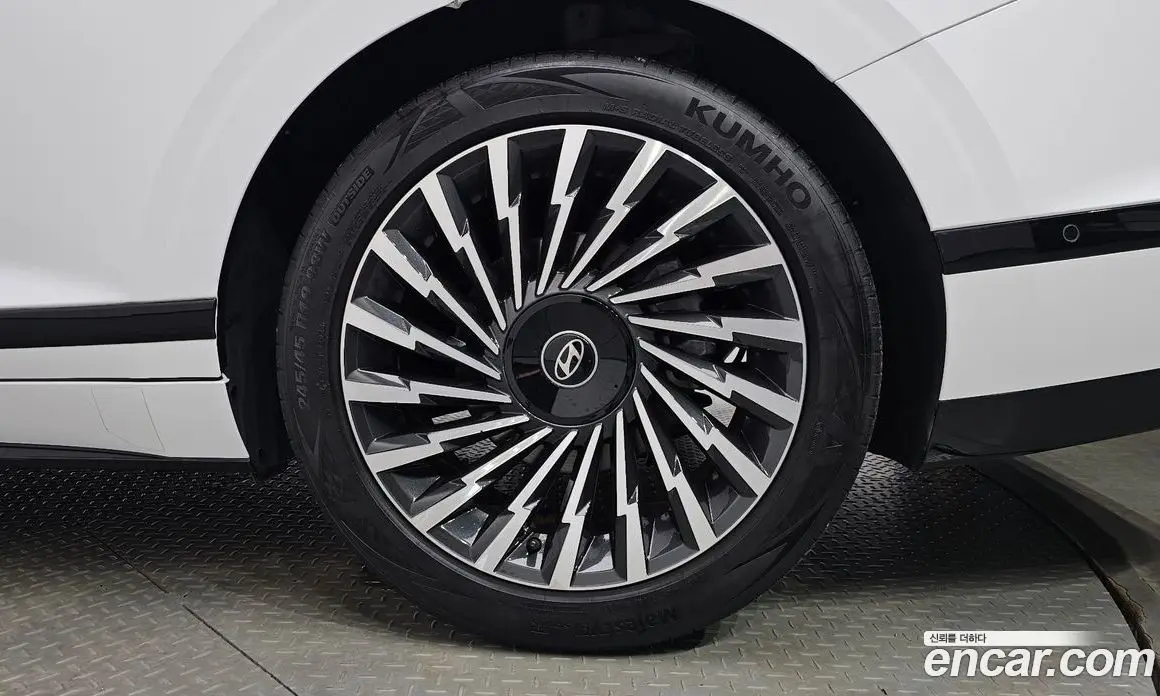 Hyundai Grandeur 2023 1.6 автомат (гидро), фото 7