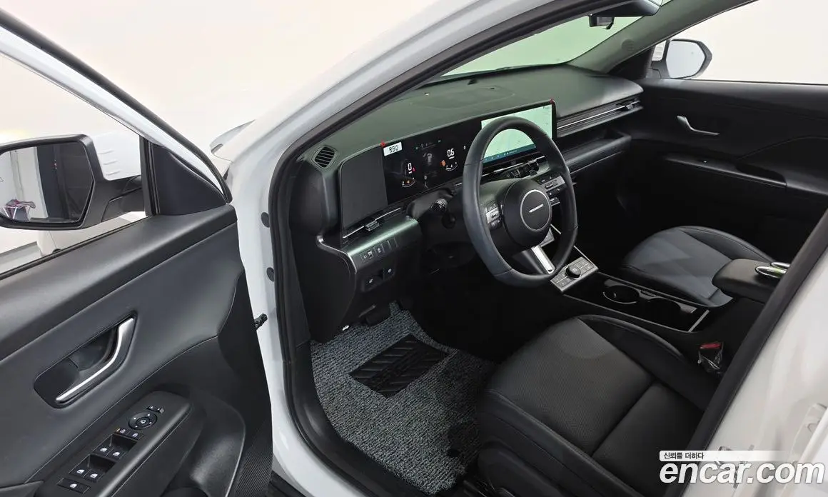 Hyundai Kona 2025 1.6 автомат (гидро), фото 13