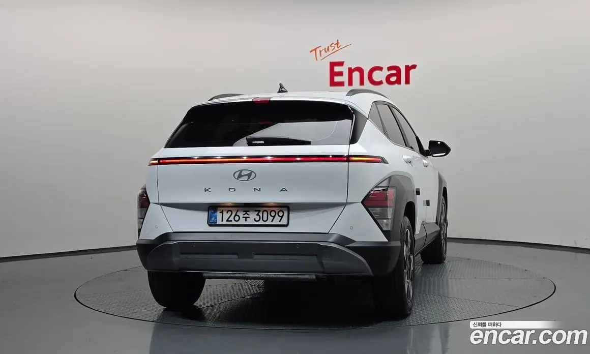 Hyundai Kona 2025 1.6 автомат (гидро), фото 4