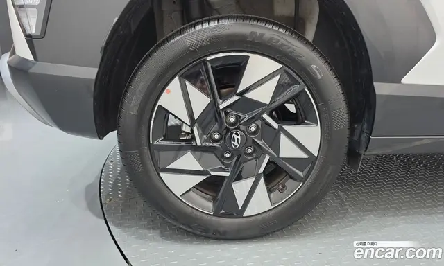Hyundai Kona 2025 1.6 автомат (гидро), миниатюра 5